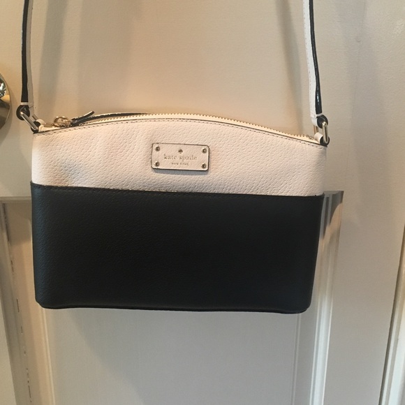 kate spade Handbags - Kate Spade ♠️ Classic Black White Crossbody Purse